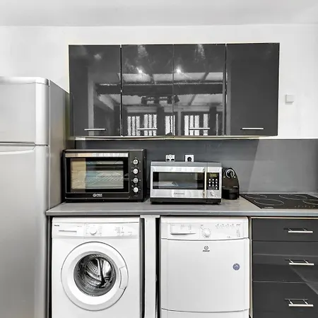 Bluestay 157 - Superb *